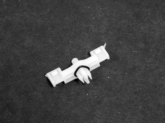 O.E.M. Door Sill Rail Clip 002 80 14382