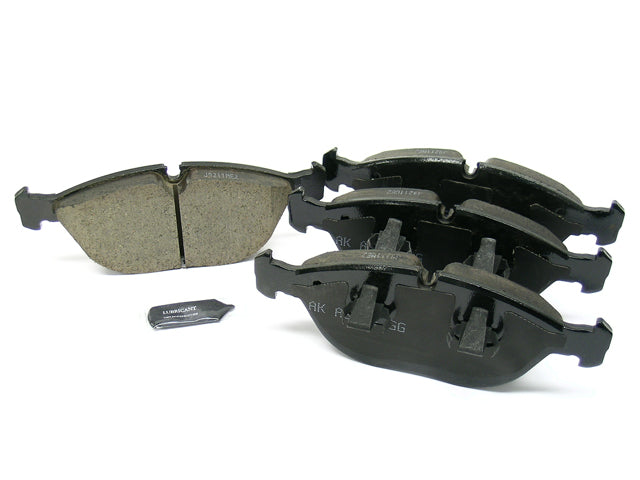 AKEBONO EURO Brake Pad Set - EUR 682