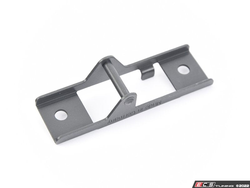Convertible Top Stowage Compartment Latch