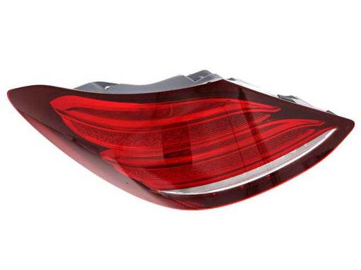 AUTOMOTIVE LIGHTING Taillight - LUS7922