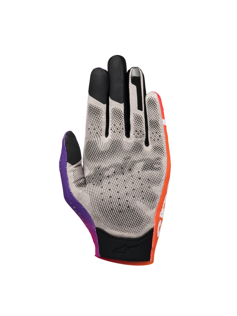Sim Gloves Graphic 2