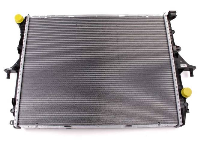 Audi Porsche Radiator 7L0121253 – Behr Premium 376719001