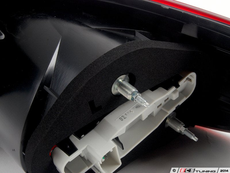 Automotive Lighting Taillight Llg322