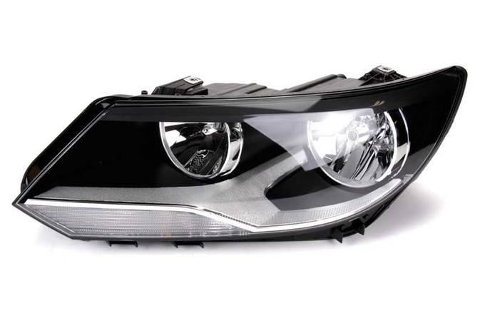 VW Headlight Assembly – Driver Side (Halogen) 5N0941005C