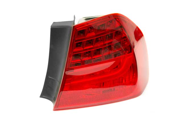 TYC (CAPA CERTIFIED) Taillight - 11-11677-90-9