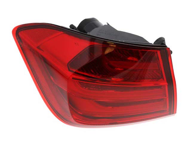 TYC Taillight - 11-6476-00