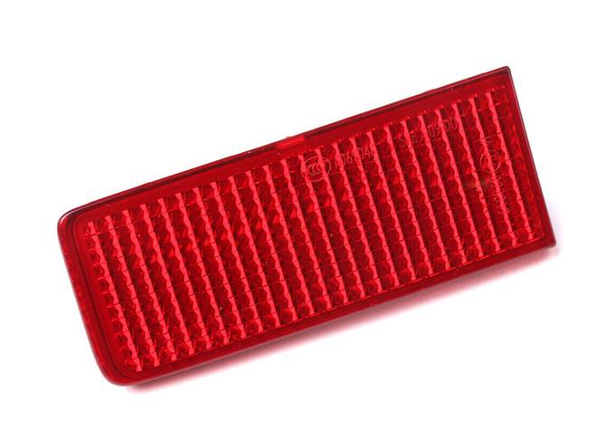 VW Bumper Reflector – Rear Passenger Side Inner 7P6945106