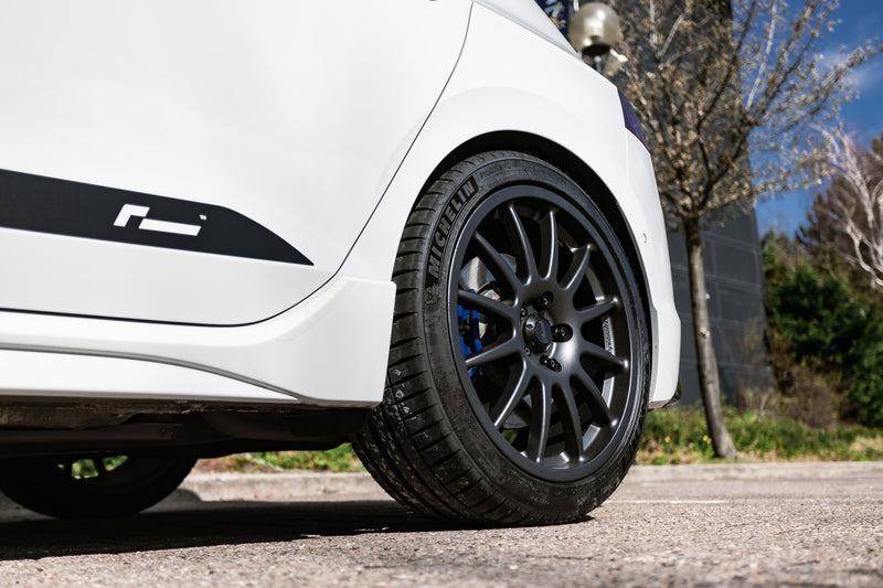 Racingline Cup Edition 18x8.5 +45 Wheels (Sold As Set) | VWR600007