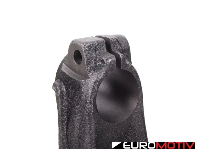 Front Wheel Bearing Housing - Right