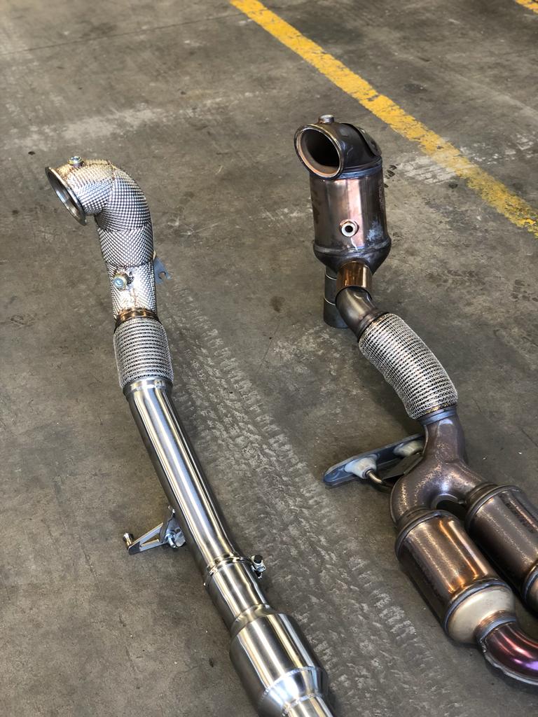 MODE Design Decatted 3.5" Downpipe V2 MQB AWD VW Golf MK8 R Audi S3 8Y 2.0T EA888