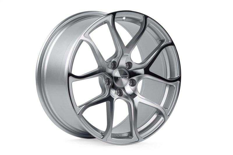APR Flow Formed Wheels; 18 x 8.5 in. ET45; 19.4 lbs.; Hyper Silver; - WHL00010